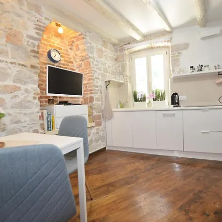 Pisinium Rovinj