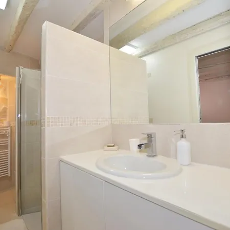 Pisinium Apartment